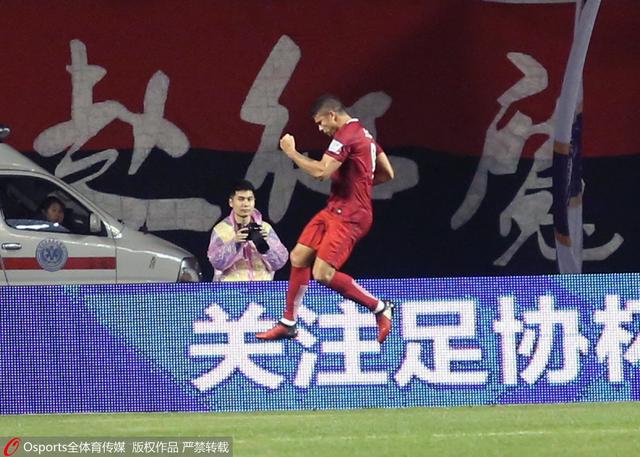 专家推荐【慕容解球】足球10连红奉上下午澳超赛事：悉尼FC VS 惠灵顿凤凰【红单战神】足球6连红带来深夜意甲精选：佛罗伦萨 VS 都灵【球球论道】足球20中13带来深夜意甲精选：那不勒斯 VS 蒙扎今日热点赛事今天下午澳超继续开打，领头羊惠灵顿凤凰强势出击，凌晨葡超赛事、意甲赛场重燃战火，本菲卡、国际米兰、那不勒斯等焦点球队将悉数登场，届时7M各路专家将为您带来权威解析，敬请关注。